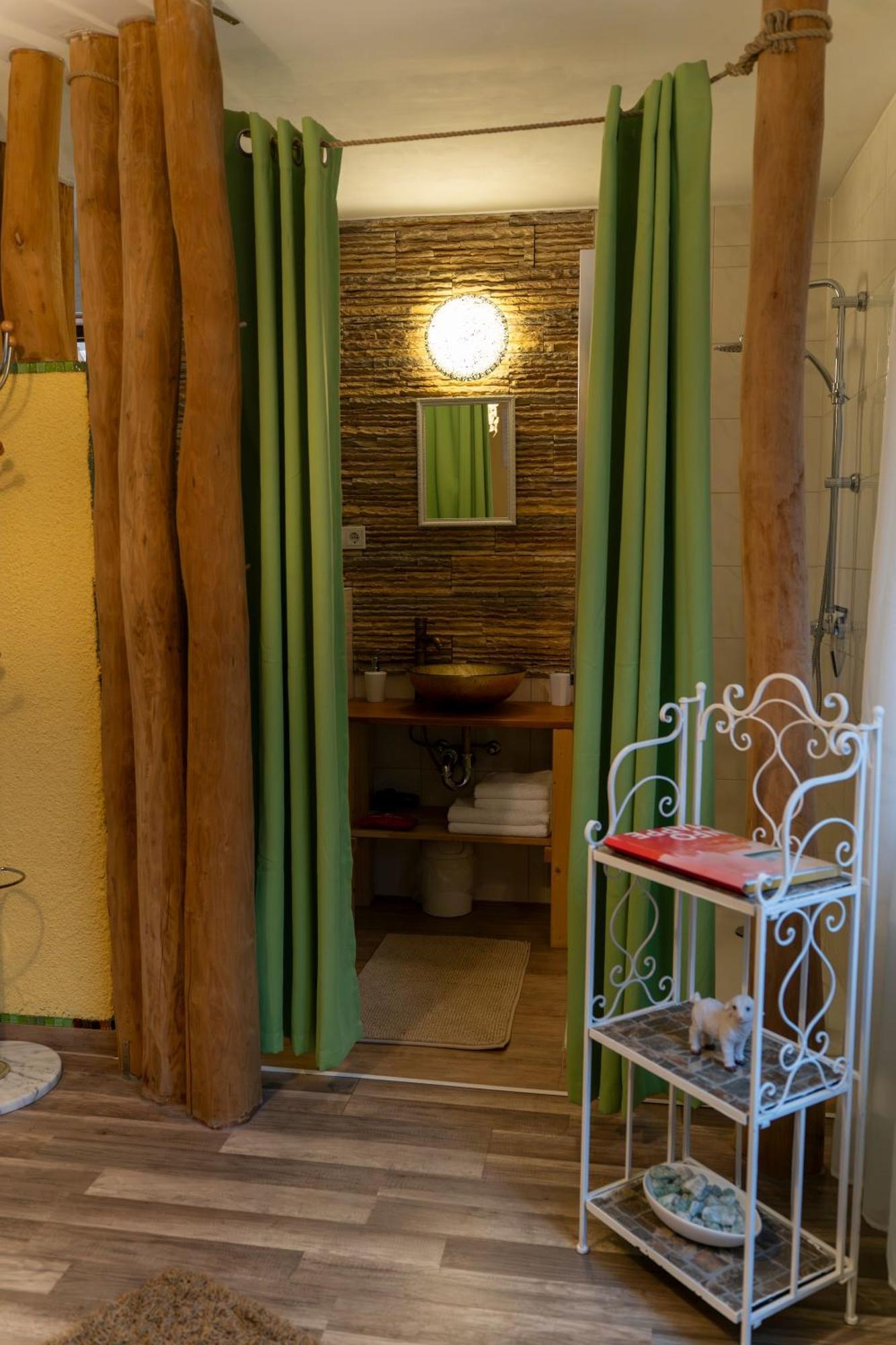 Marburg Apartment Pfiffige Luisa In Ruhiger Waldrandlage Mit Balkon Und Wintergarten Exteriér fotografie